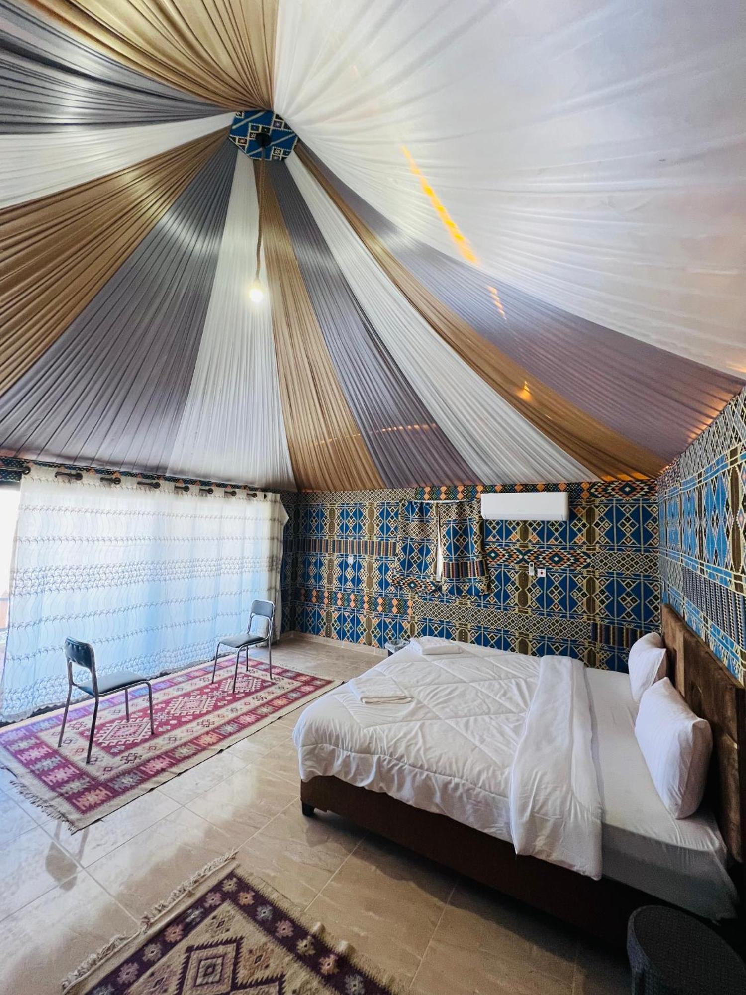 Abdullah Luxury Camp Appartement Wadi Rum Buitenkant foto