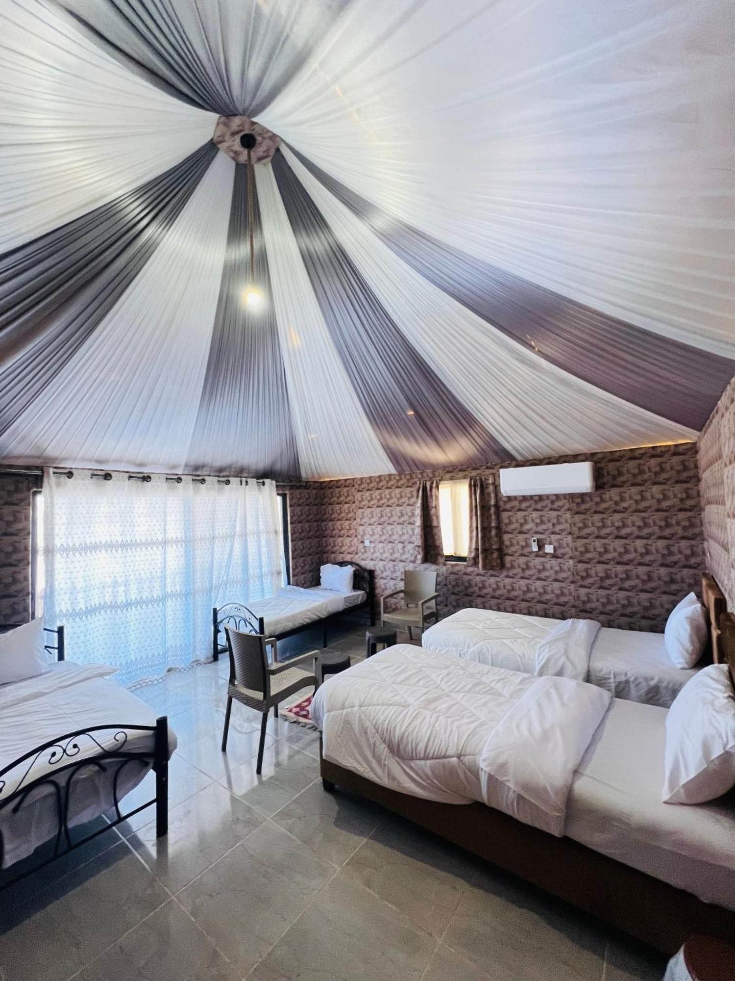 Abdullah Luxury Camp Appartement Wadi Rum Buitenkant foto