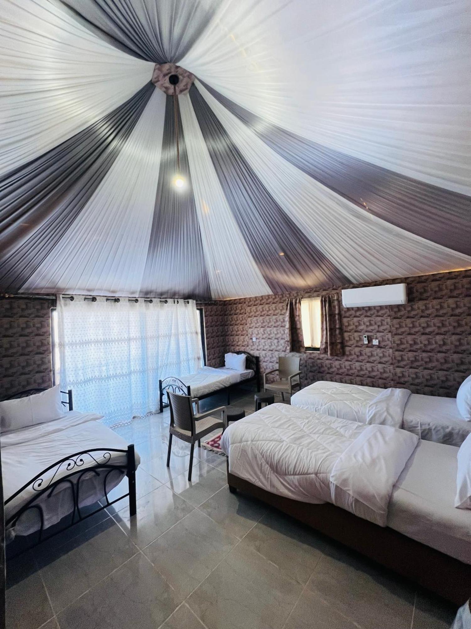 Abdullah Luxury Camp Appartement Wadi Rum Buitenkant foto