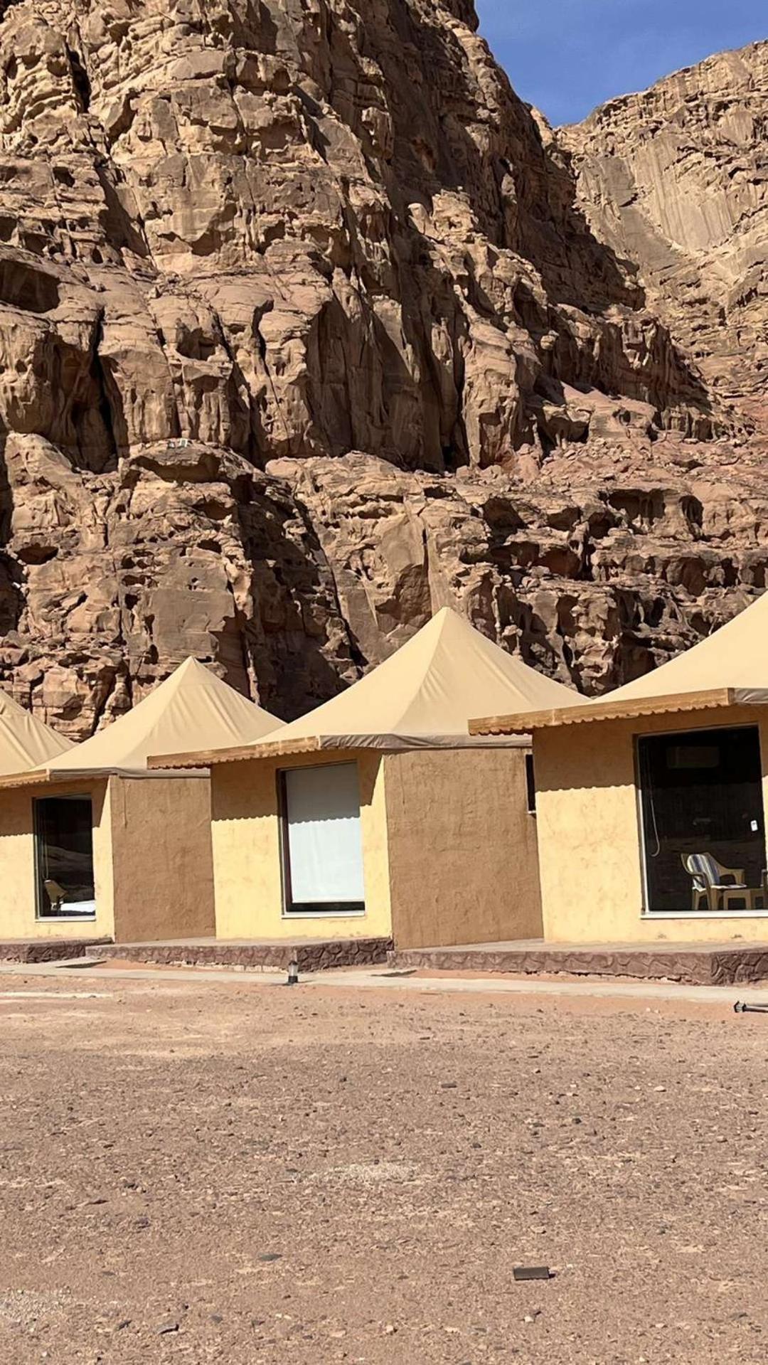 Abdullah Luxury Camp Appartement Wadi Rum Buitenkant foto